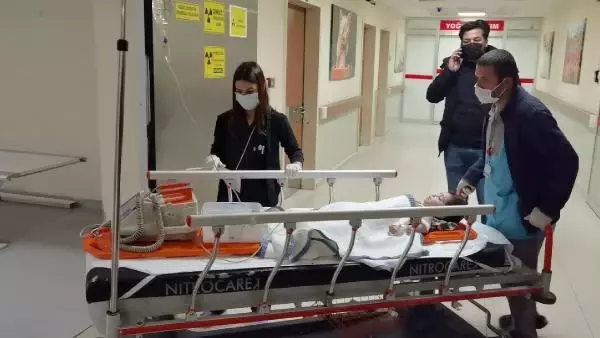 5'İNCİ KAT BALKONUNDAN DÜŞEN 1,5 YAŞINDAKİ HAMZA AĞIR YARALI