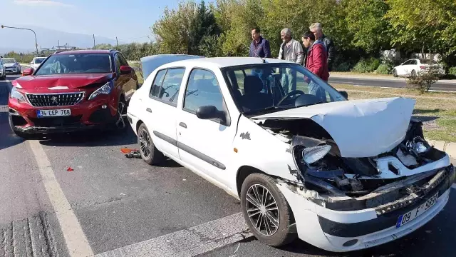 Buharkent'te zincirleme trafik kazası: 1 yaralı