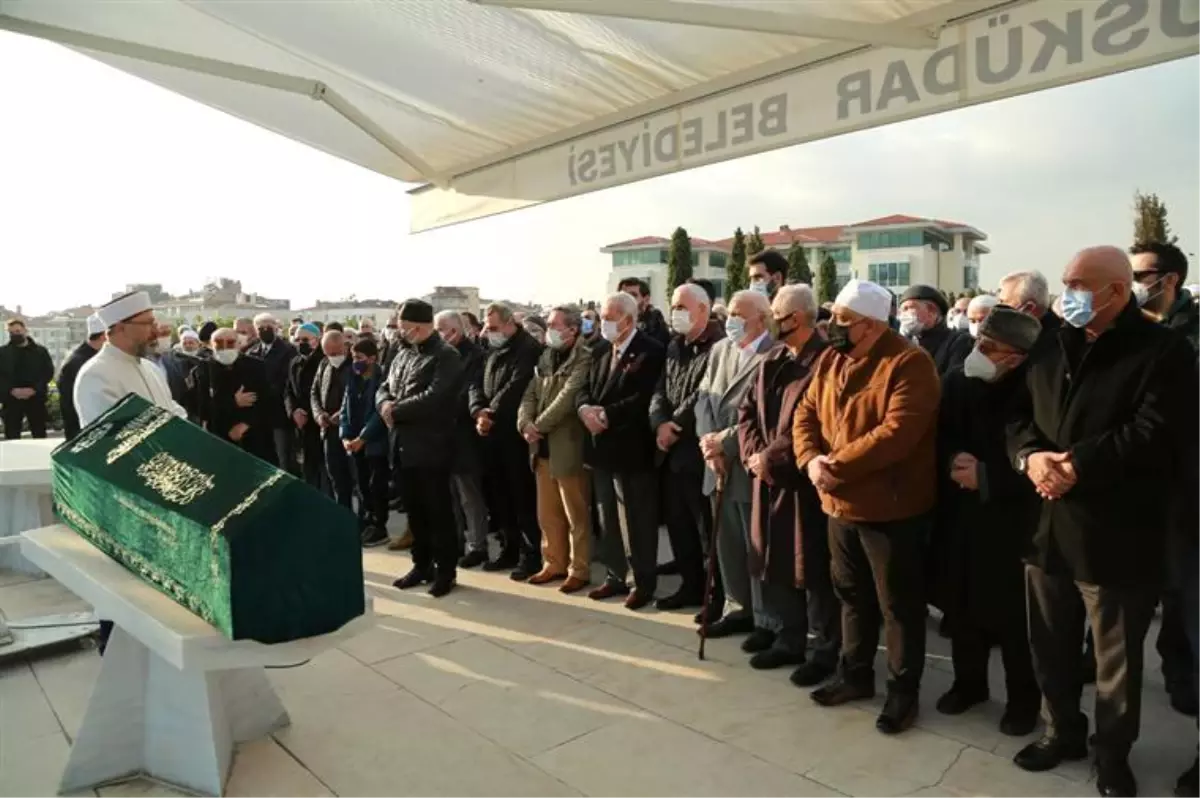 Diyanet İşleri Başkanı Erbaş, emekli öğretim üyesi Prof. Dr. Temel'in cenaze namazına katıldı