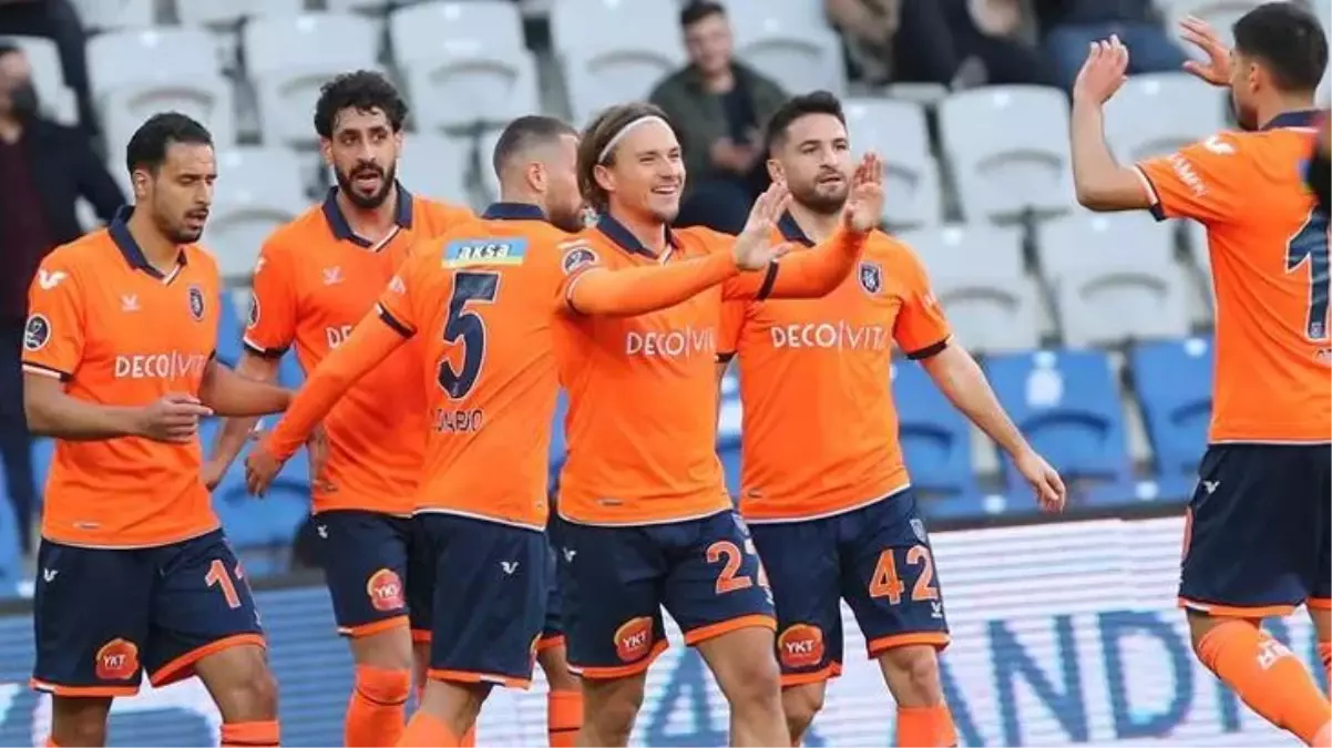 Emre Belözoğlu rüyayı yaşıyor! Başakşehir, Sivasspor'u da yenerek Süper Lig devlerinin önüne geçti