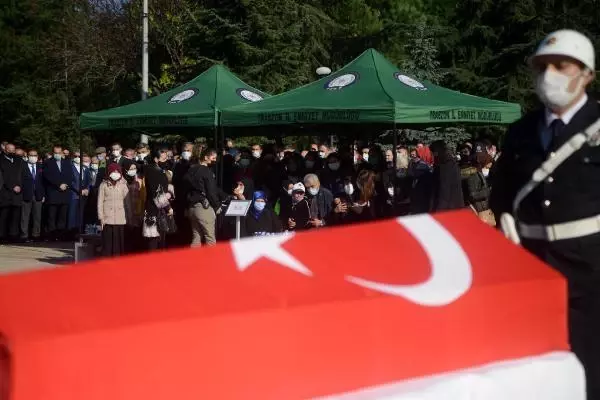 Son dakika: 'Dur' ihtarına uymayan ehliyetsiz ve alkollü sürücünün çarptığı polis şehit oldu (2)