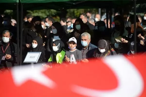 Son dakika: 'Dur' ihtarına uymayan ehliyetsiz ve alkollü sürücünün çarptığı polis şehit oldu (2)