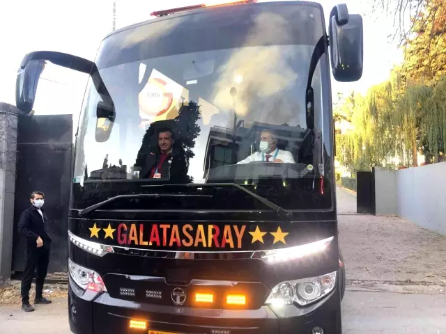 Galatasaray derbi için yola çıktı