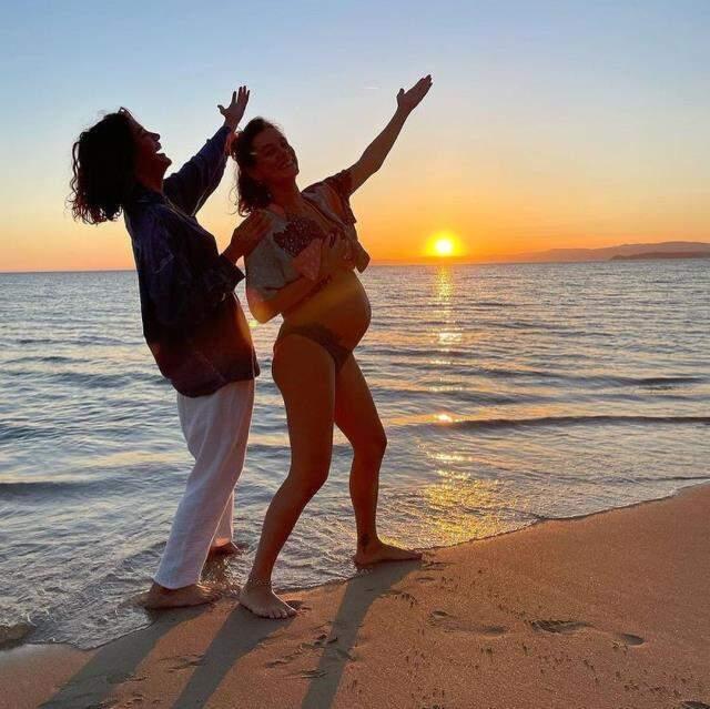 8,5 aylık Özge Özpirinçci'den hamilelik pozları geldi 8,5 aylık Özge Özpirinçci'den hamilelik pozları geldi