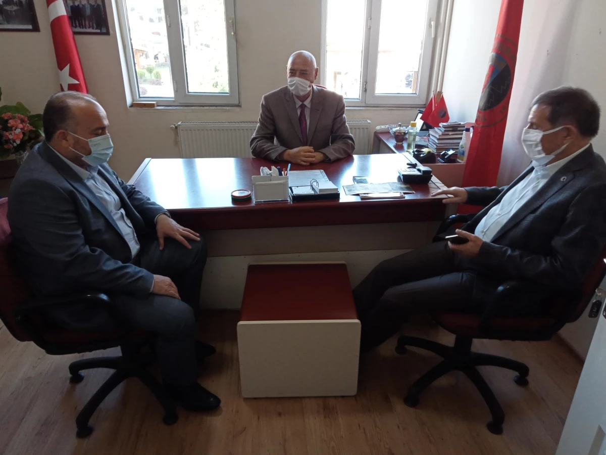 AK Parti Milletvekili Şeker'den Gölcük'te emekliler derneğine ziyaret