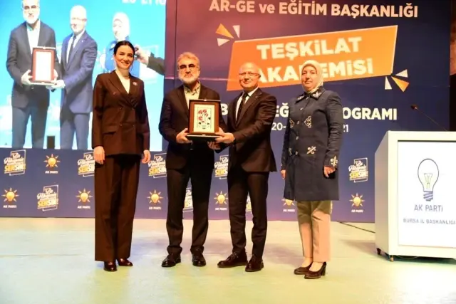 Ak Parti Teşkilat Akademisi'nin Bursa ayağı tamamlandı