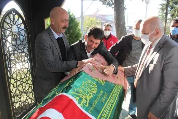 Başı taşla ezilen Ayşegül'ün cenazesinde babanın sözleri yürekleri dağladı: Rüyalarımda göreceğim seni