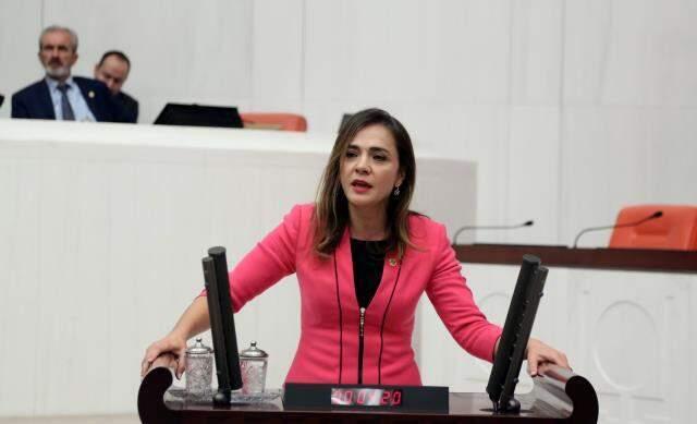 CHP'den ilginç AKM çıkışı: 2 milyar liraya 10 koltukluk yer açıldı CHP'den ilginç AKM çıkışı: 2 milyar liraya 10 koltukluk yer açıldı