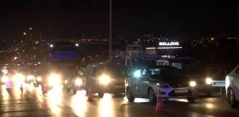 Büyükçekmece: E-5'te akılalmaz kaza! Açık damperle yolculuk eden kamyon üst geçide çarptı Büyükçekmece: E-5'te akılalmaz kaza! Açık damperle yolculuk eden kamyon üst geçide çarptı