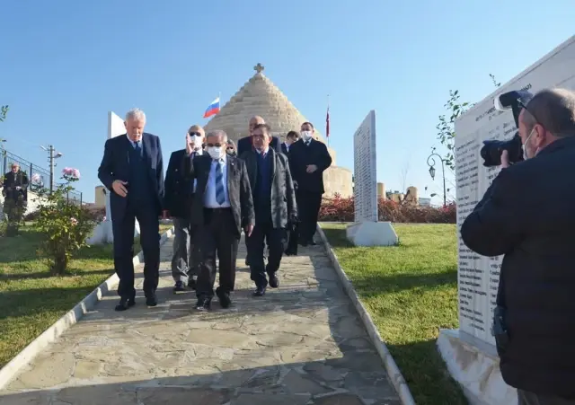 GELİBOLU'DAKİ RUS ANITI'NDA BEYAZ RUS ANMASI