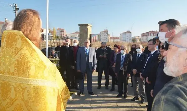 GELİBOLU'DAKİ RUS ANITI'NDA BEYAZ RUS ANMASI