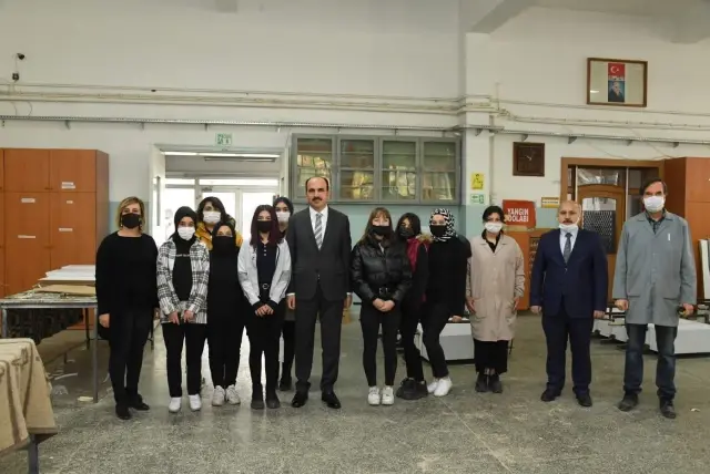 Konya Büyükşehir Belediye Başkanı Uğur İbrahim Altay lise öğrencileriyle buluştu