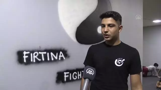 Muaythaide dünya şampiyonluğu için ter döküyor