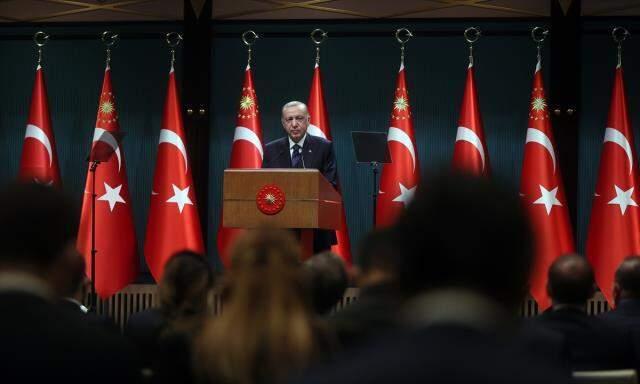 Son Dakika! Cumhurbaşkanı Erdoğan'dan döviz artışı yorumu: Kurdaki rekabet gücü istihdamda artışa yol açar Son Dakika! Cumhurbaşkanı Erdoğan'dan döviz artışı yorumu: Kurdaki rekabet gücü istihdamda artışa yol açar