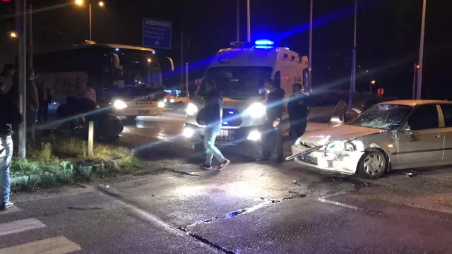 ZONGULDAK - Otomobil ile motosiklet çarpıştı: 2 yaralı