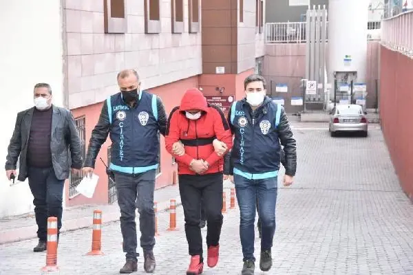 11 yaşındaki kızından eski eş cinayeti sanığına: Yalancı, iftiracı