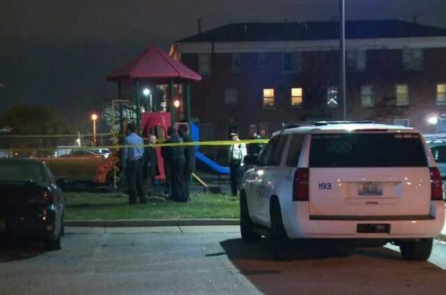 2 yaşındaki çocuk, babasını sırtından vurarak öldürdü