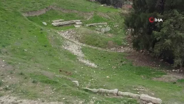 Anadolu'nun bilinen en eski taş tiyatrosu gün yüzüne çıkmayı bekliyor