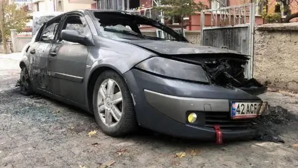 AYNI MAHALLEDE 3 ARAÇ KUNDAKLANDI