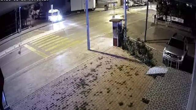Biri kamyon 4 araç yandı (2)