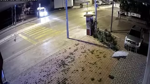 Biri kamyon 4 araç yandı (2)