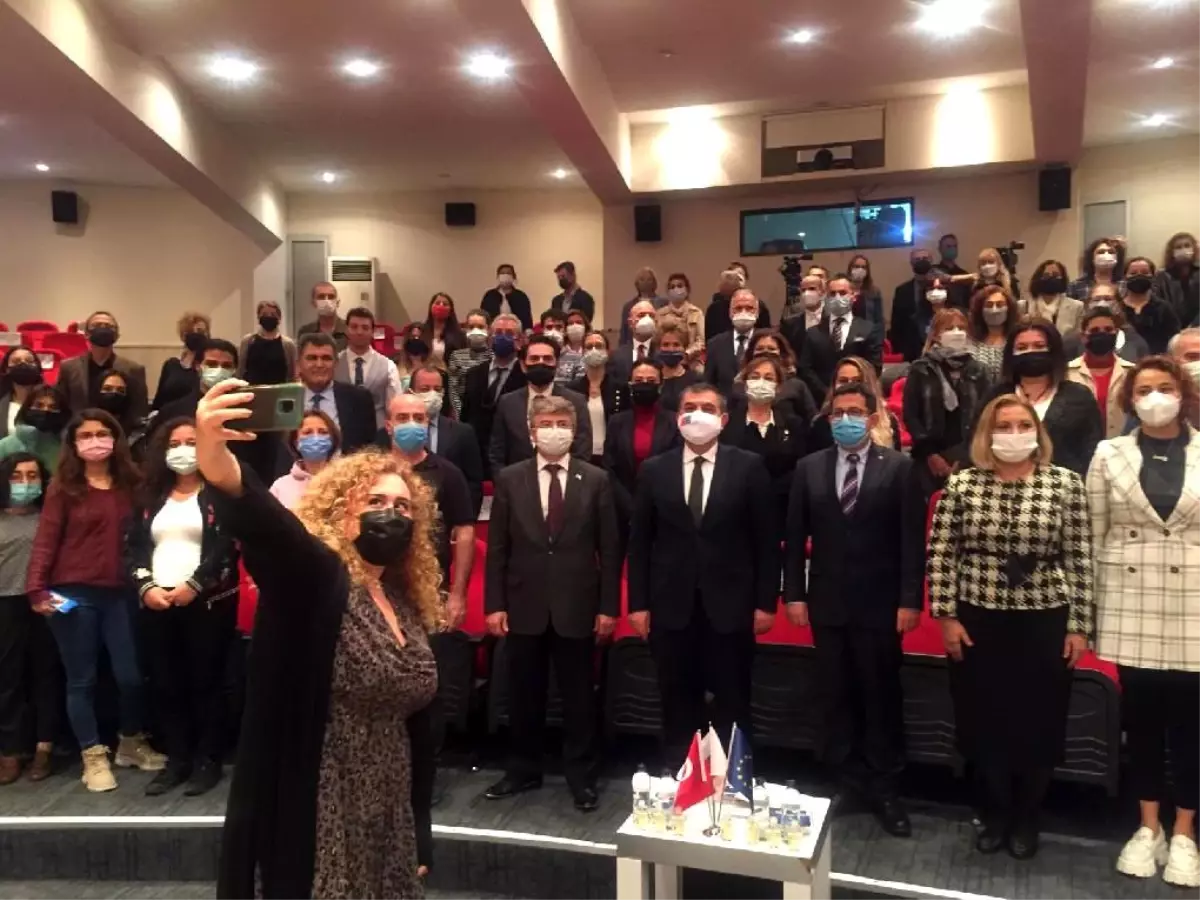 Dışişleri Bakan Yardımcısı ve AB Başkanı Büyükelçi Faruk Kaymakcı 'Gençlerle AB Buluşmaları' Etkinliğinde Dokuz Eylül Üniversitesi Öğrencileri ile...