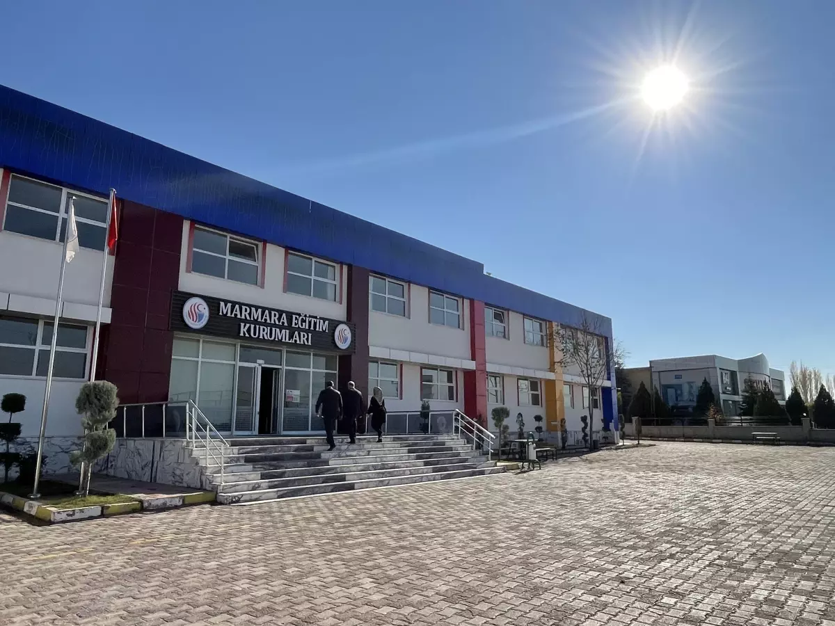 Elazığ'da dört kuşak öğretmeni yıllar sonra buluşturan okul