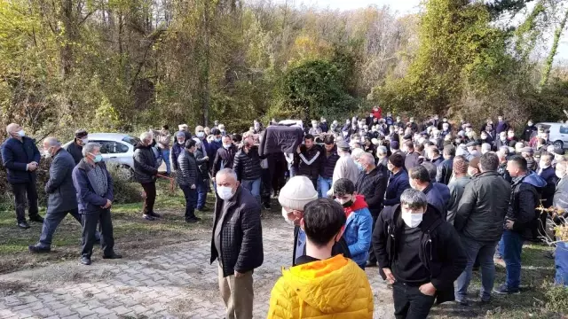 Ormanlık alanda başı kesilmiş halde bulanan emekli madenci son yolculuğuna uğurlandı
