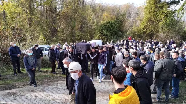 Ormanlık alanda başı kesilmiş halde bulanan emekli madenci son yolculuğuna uğurlandı