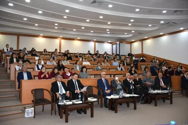 Özbekistan'da Ali Şir Nevai ve Eserleri Paneli düzenlendi