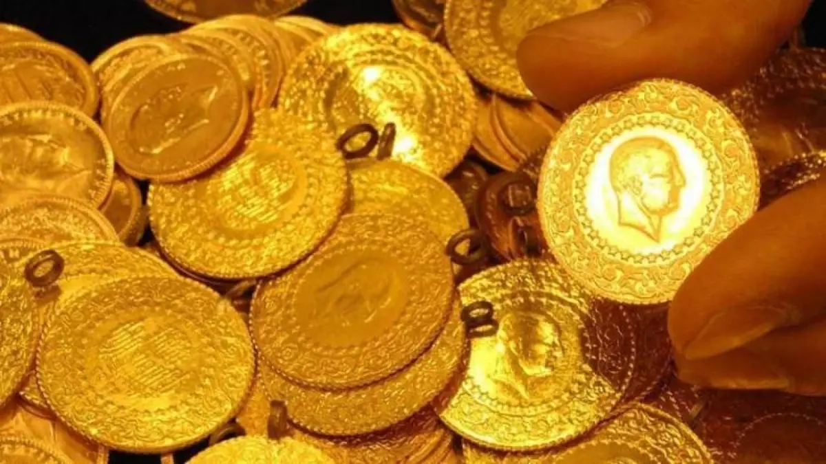 Rüyada çeyrek altın görmek ne demektir? Rüyada çeyrek altın görmek ne anlama gelir? Rüyada çeyrek altın bulmak, altın bilezik takmak hayırlı mıdır?