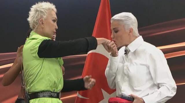 Son dakika magazin haberleri! Gündemdeki son dakika magazin olayları Son dakika magazin haberleri! Gündemdeki son dakika magazin olayları