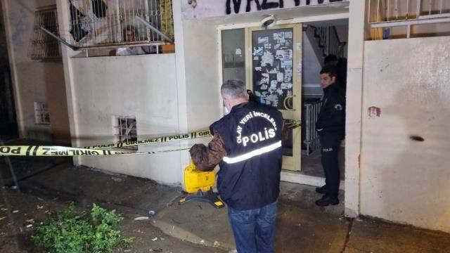 Apartman bodrumunda tabancayla vurulan genç kız, hayatını kaybetti Apartman bodrumunda tabancayla vurulan genç kız, hayatını kaybetti