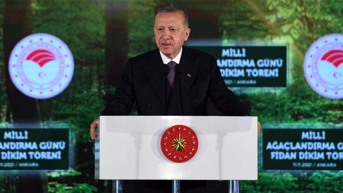 CUMHURBAŞKANI ERDOĞAN ÖĞRETMENLER GÜNÜ İÇİN FİDAN BAĞIŞ KAMPANYASI BAŞLATILDIĞINI DUYURDU