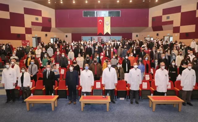 Diş hekimi adayları törenle beyaz önlüklerini giydi