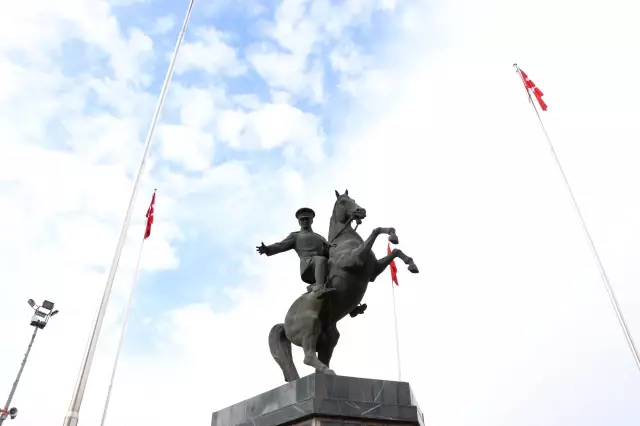 İç Anadolu'da Öğretmenler Günü kutlamaları