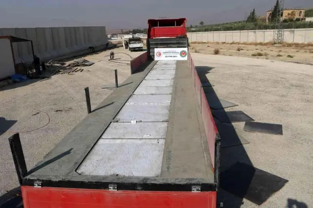 Zeytin Dalı Gümrük Kapısı'nda 13 bin 830 paket bandrolsüz sigara ele geçirildi
