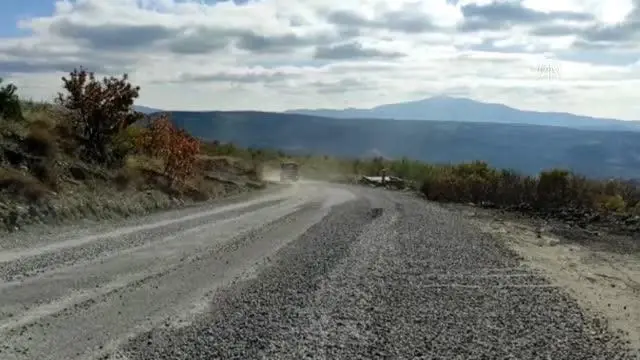 Demirci'de çıkan ev yangını itfaiye ve mahallelinin çabasıyla söndürüldü