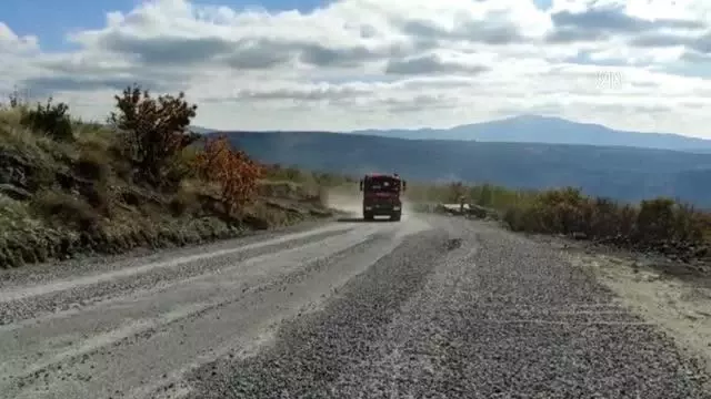 Demirci'de çıkan ev yangını itfaiye ve mahallelinin çabasıyla söndürüldü