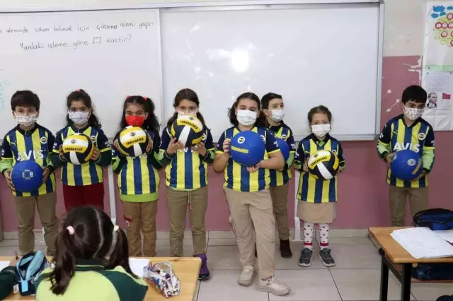 Fenerbahçe'ye mektup yollayan öğrencilere Başkan Ali Koç'tan jest