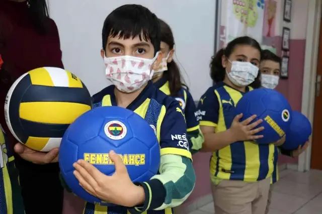 Fenerbahçe'ye mektup yollayan öğrencilere Başkan Ali Koç'tan jest
