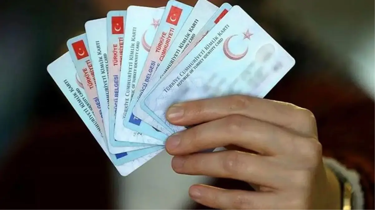 Kimliklerde yeni dönem! e-İmzalar 1 ay içinde kimlik kartına yüklenmeye başlayacak