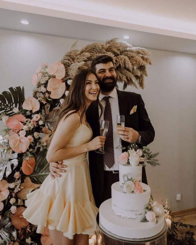 Masterchef yarışmacısı Araz Aknam'ın eşi ünlü voleybolcu Ece Alıcı çıktı