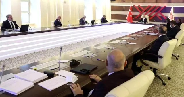 Rektör Savaş mazbatasını aldı