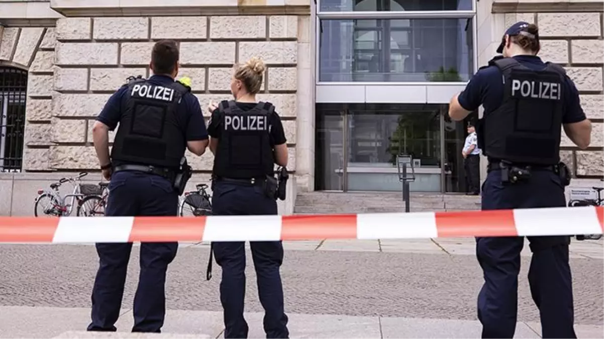 Alman polisler arasındaki ırkçı yazışmalar ortaya çıktı: Dün bir Türk'ü tekmeledim