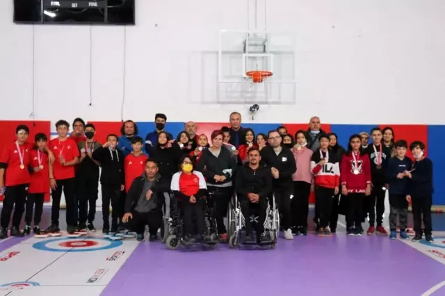 Bedensel Engelli Sporcular Floor Curling'de yarıştı