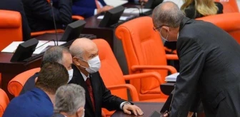 Meclis'te eşine az rastlanır anlar! CHP'li vekili dinleyen Bahçeli, MHP'nin reddettiği teklif için talimat verdi