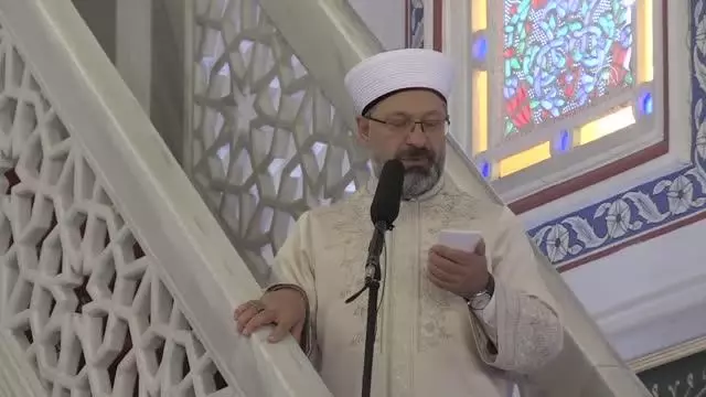 Erbaş: İmanımızı hayatımıza yansıtmamız lazım, hayatımıza yansımayan iman makbul bir iman değildir