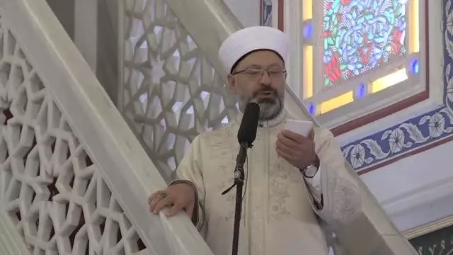 Erbaş: İmanımızı hayatımıza yansıtmamız lazım, hayatımıza yansımayan iman makbul bir iman değildir