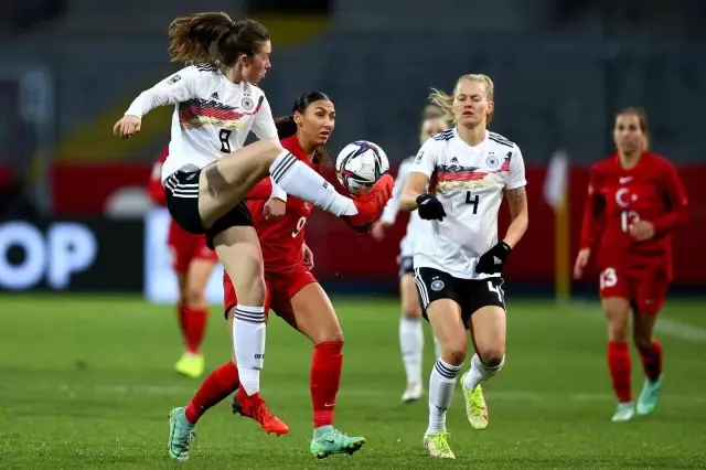 Kadın A Milli Takımı, Almanya'ya 8-0 mağlup oldu